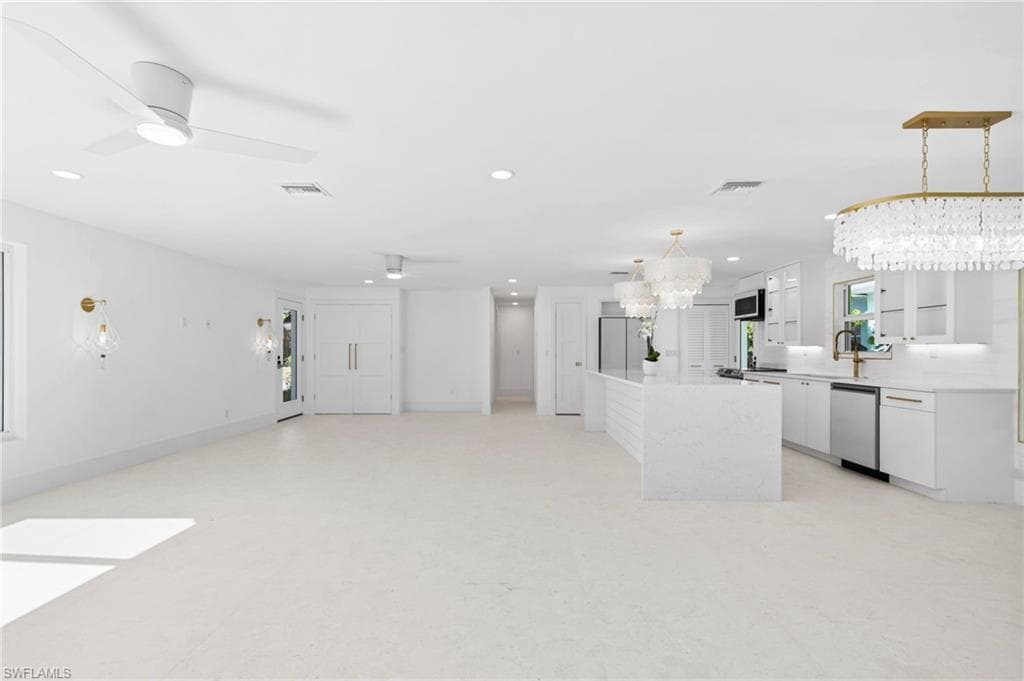 17 Knights Bridge Rd, Naples, FL 34112-19