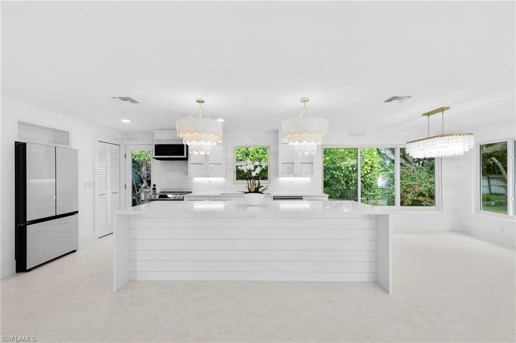 17 Knights Bridge Rd, Naples, FL 34112-2