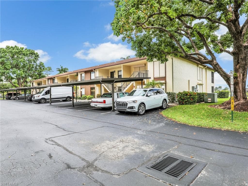 4240 Chantelle Dr B105, Naples, FL 34112-28