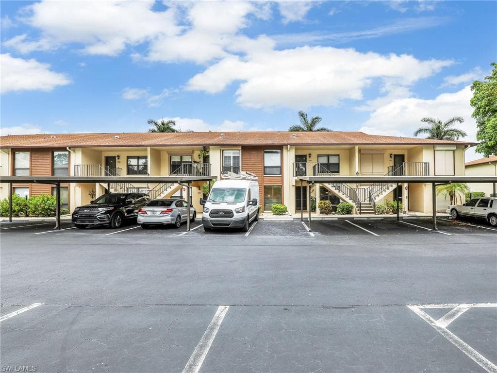 4240 Chantelle Dr B105, Naples, FL 34112-29