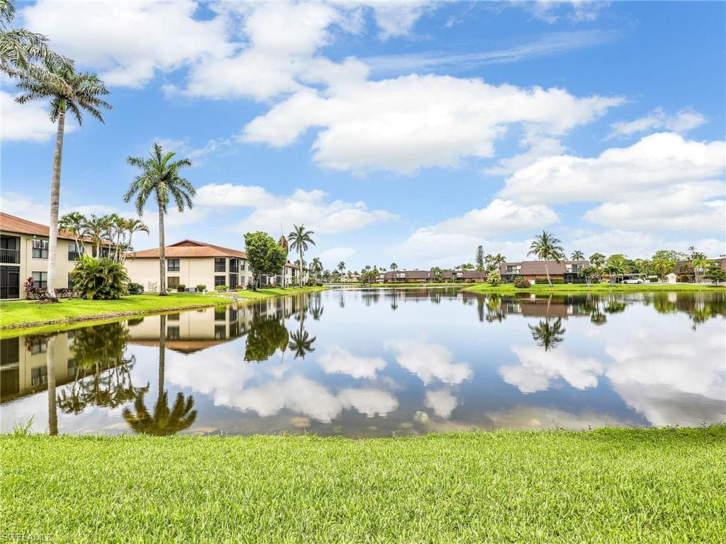4240 Chantelle Dr B105, Naples, FL 34112-3