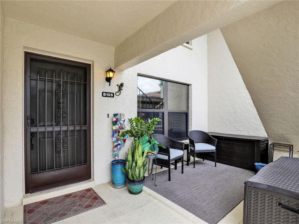 4240 Chantelle Dr B105, Naples, FL 34112-4