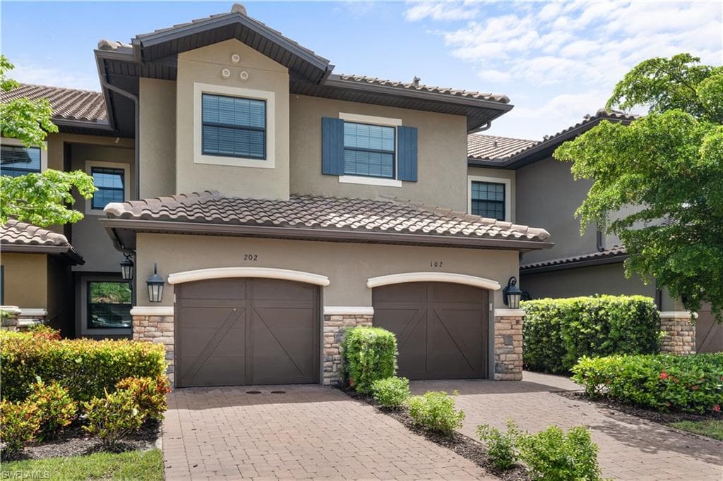 9657 Montelanico Loop 102, Naples, FL 34119-30
