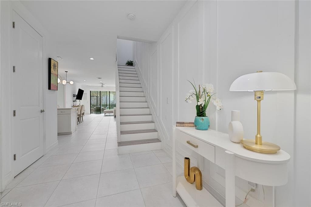 7504 Carnegie Way, Naples, FL 34119-3