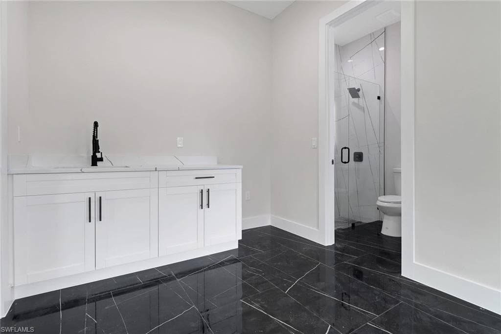 2342 10th Ave SE, Naples, FL 34117-31