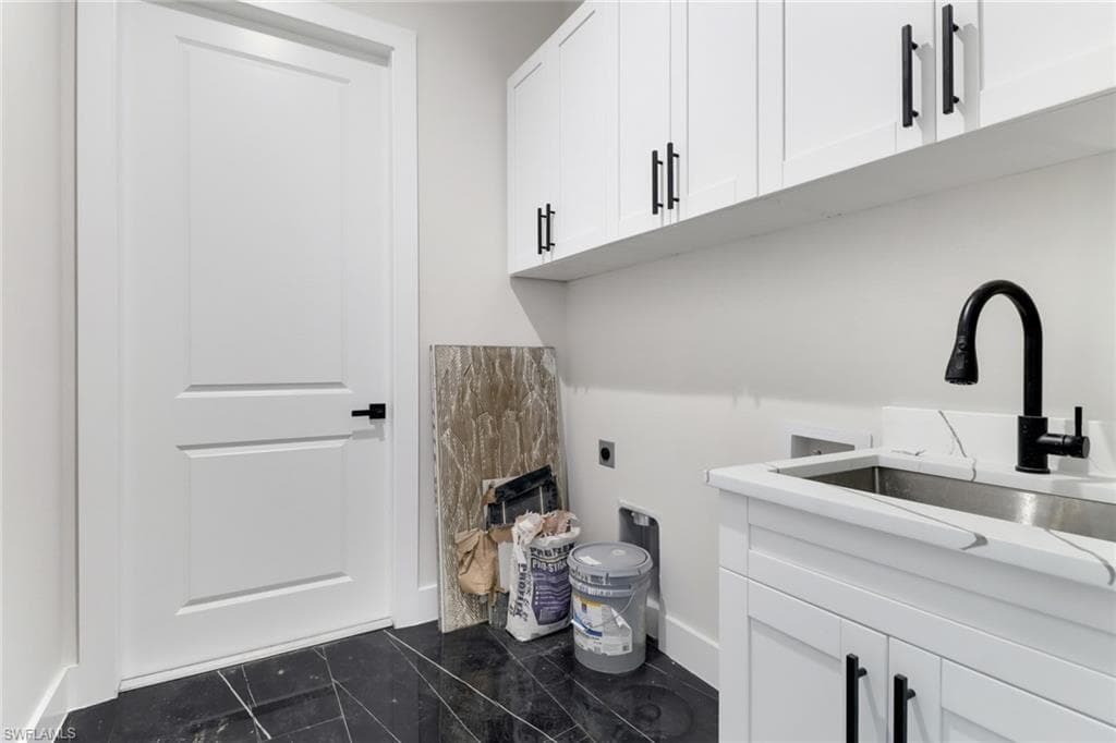 2342 10th Ave SE, Naples, FL 34117-33