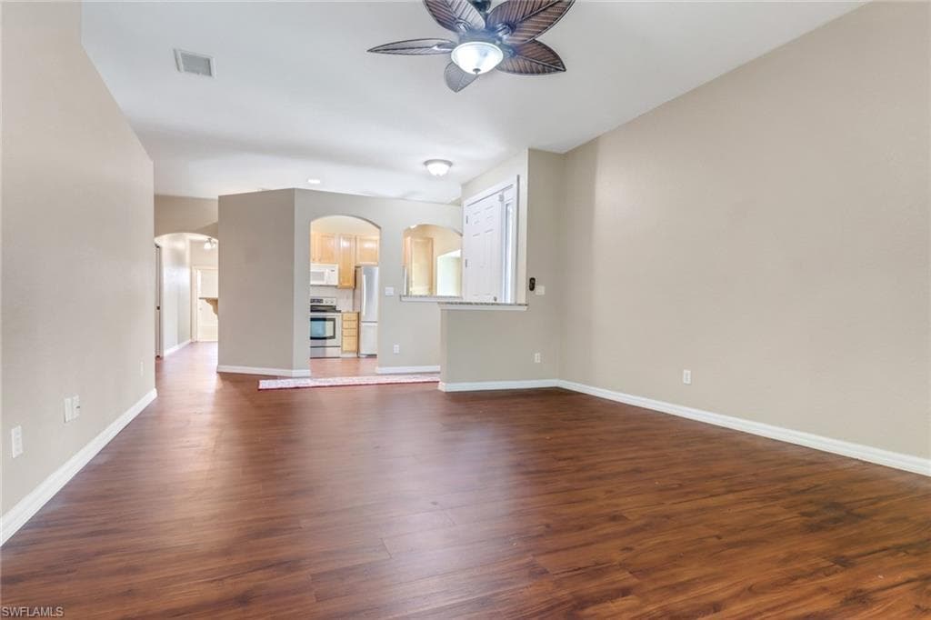 7585 Meadow Lakes Dr 401, Naples, FL 34104-10