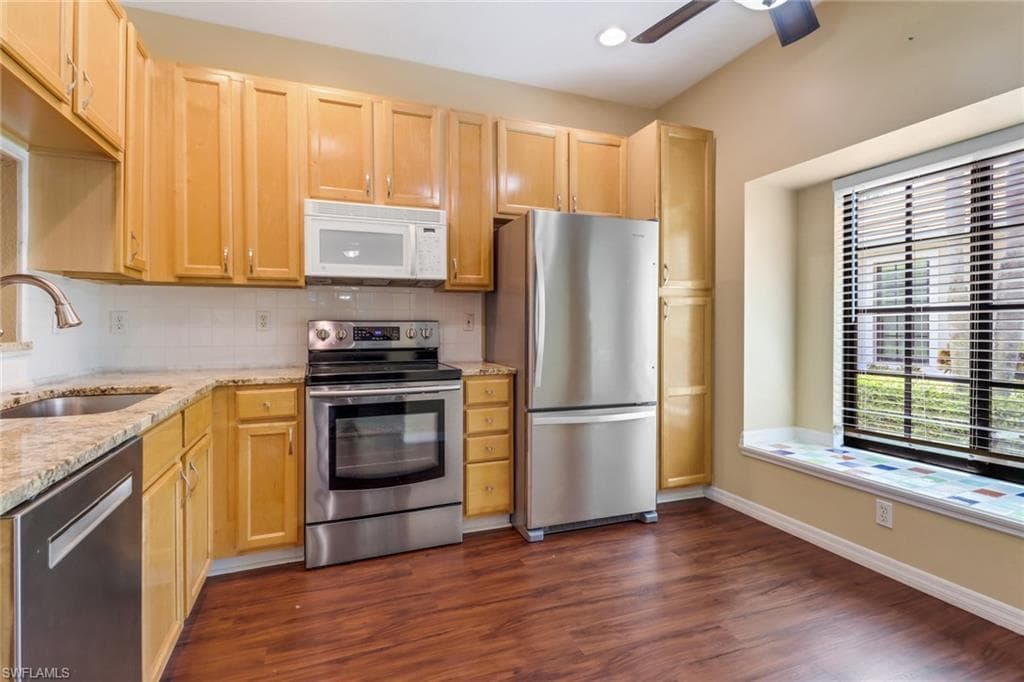 7585 Meadow Lakes Dr 401, Naples, FL 34104-14