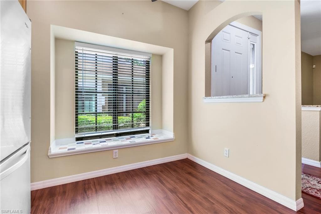 7585 Meadow Lakes Dr 401, Naples, FL 34104-15