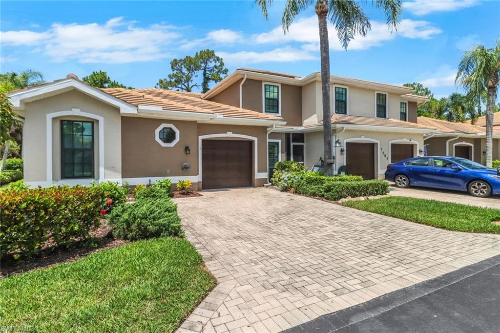 7585 Meadow Lakes Dr 401, Naples, FL 34104-3
