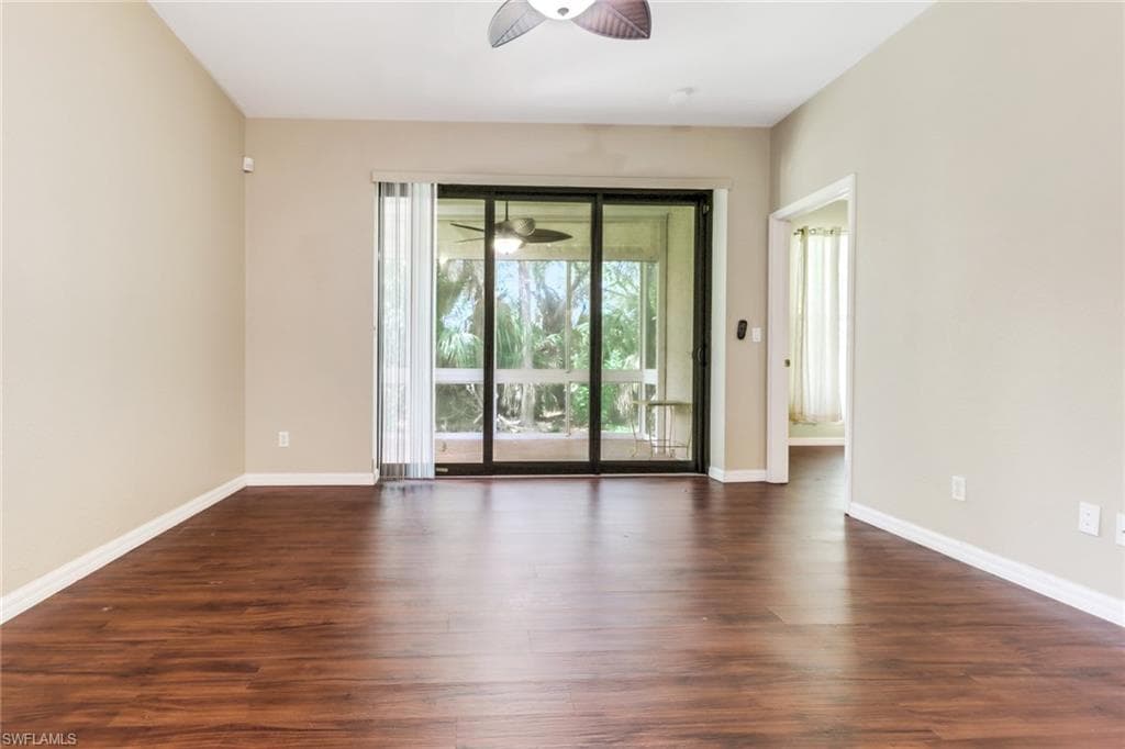7585 Meadow Lakes Dr 401, Naples, FL 34104-7