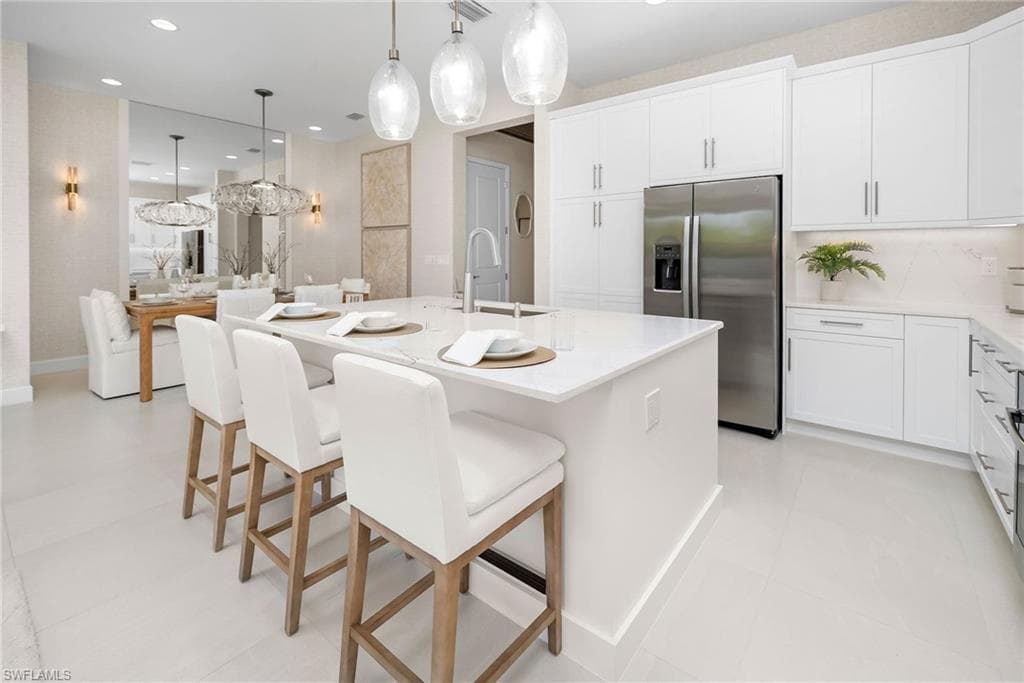 2586 Kingfisher Dr, Naples, FL 34112-5