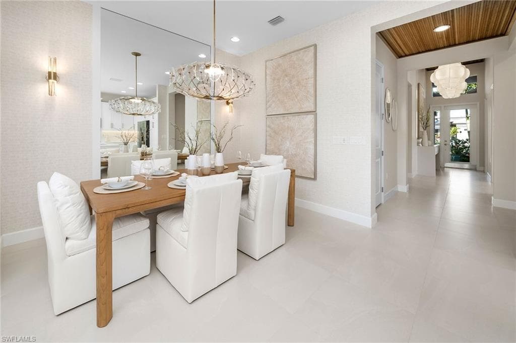 2586 Kingfisher Dr, Naples, FL 34112-7