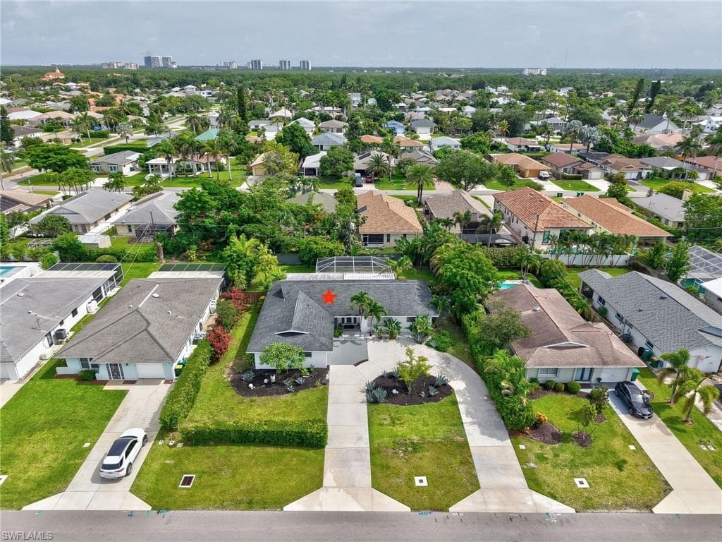 717 105th Ave N, Naples, FL 34108-1