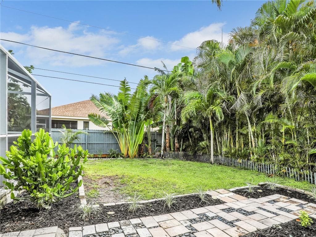 717 105th Ave N, Naples, FL 34108-40