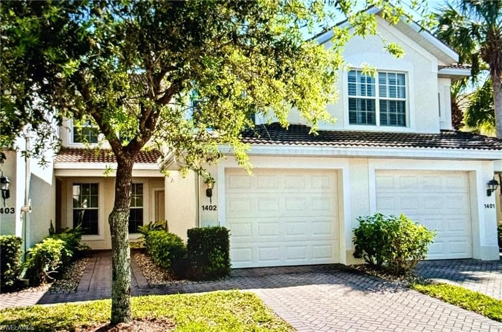 1405 Tiffany Ln N 1402, Naples, FL 34105-2