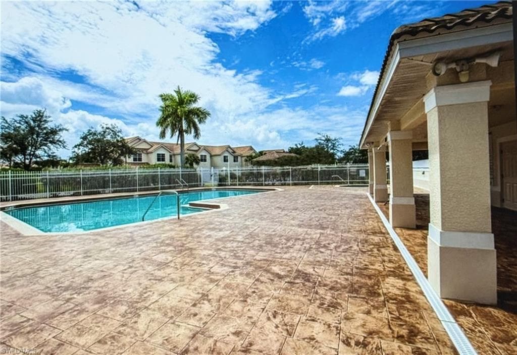 1405 Tiffany Ln N 1402, Naples, FL 34105-4