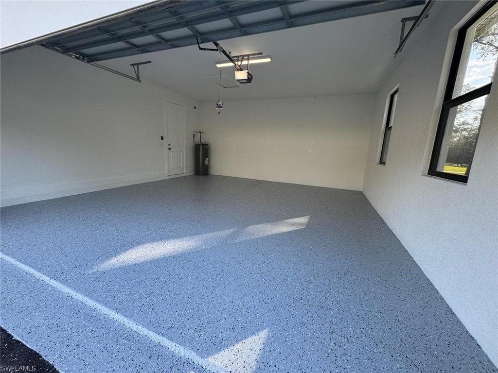 2733 32nd Ave SE, Naples, FL 34117-8