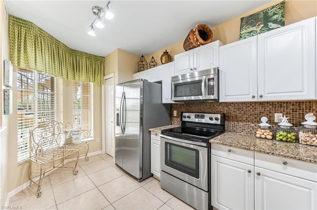 9175 Celeste Dr 308, Naples, FL 34113-10