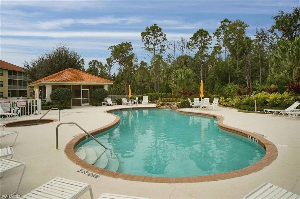 9175 Celeste Dr 308, Naples, FL 34113-27