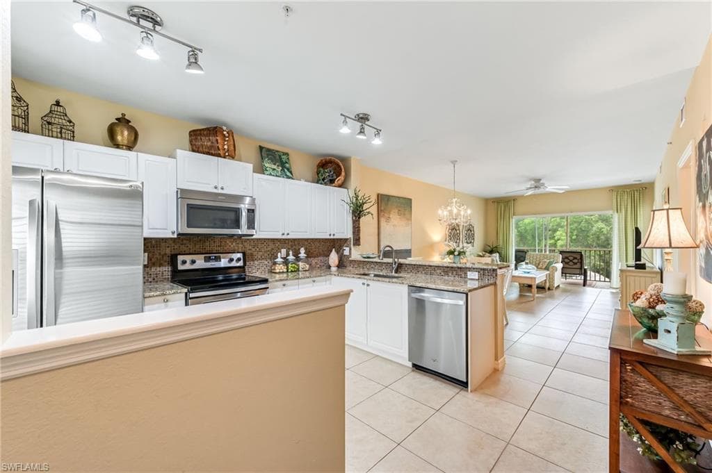 9175 Celeste Dr 308, Naples, FL 34113-4