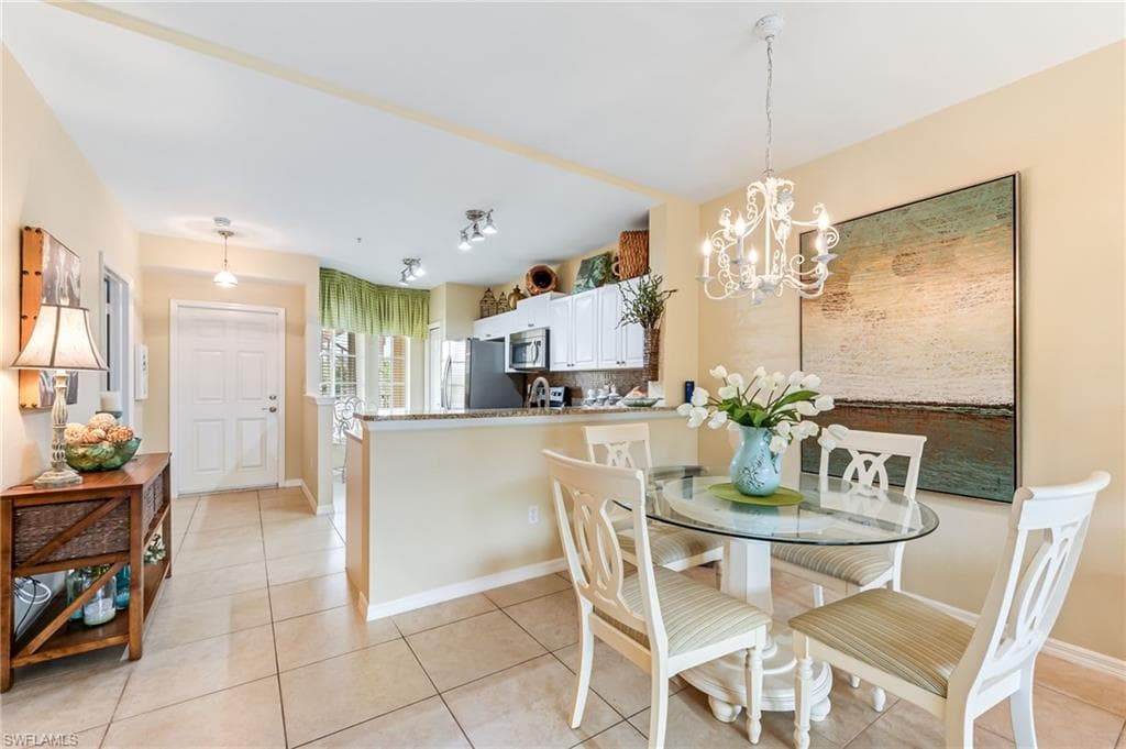 9175 Celeste Dr 308, Naples, FL 34113-5