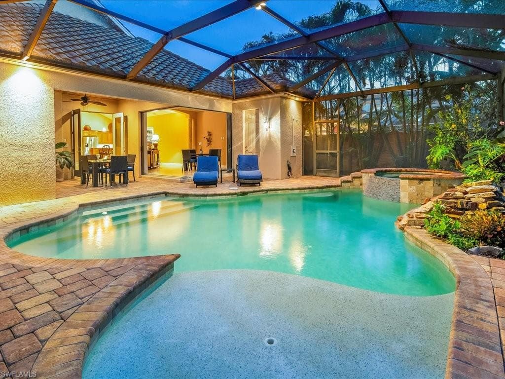 559 93rd Ave N, Naples, FL 34108-11