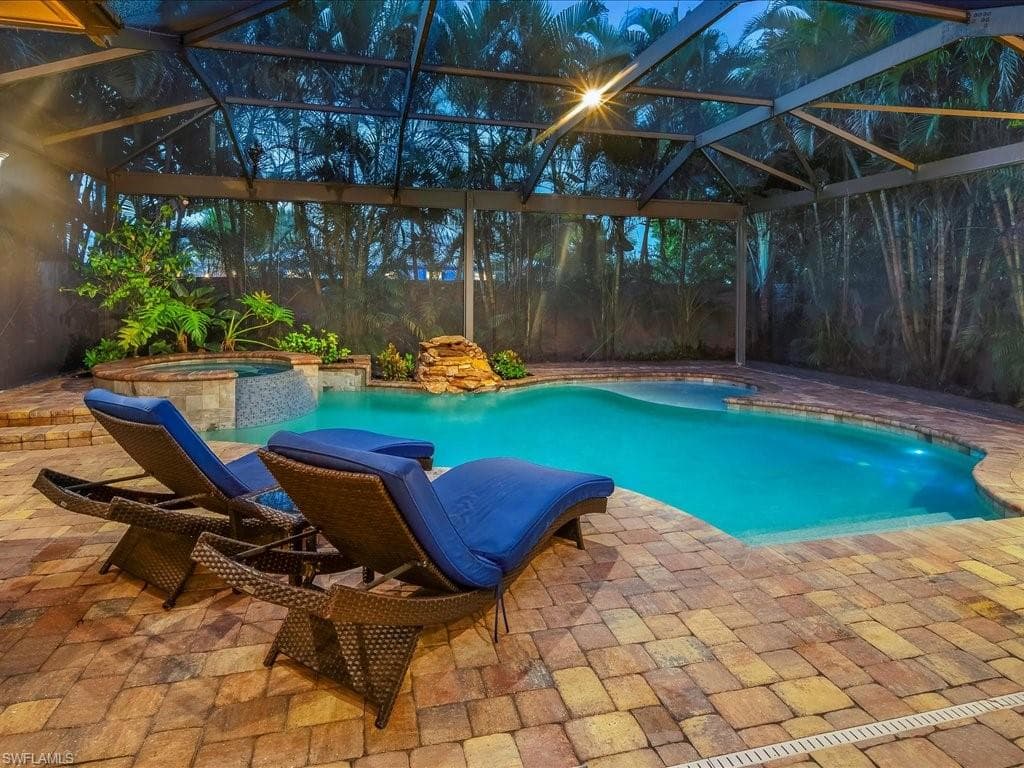 559 93rd Ave N, Naples, FL 34108-13
