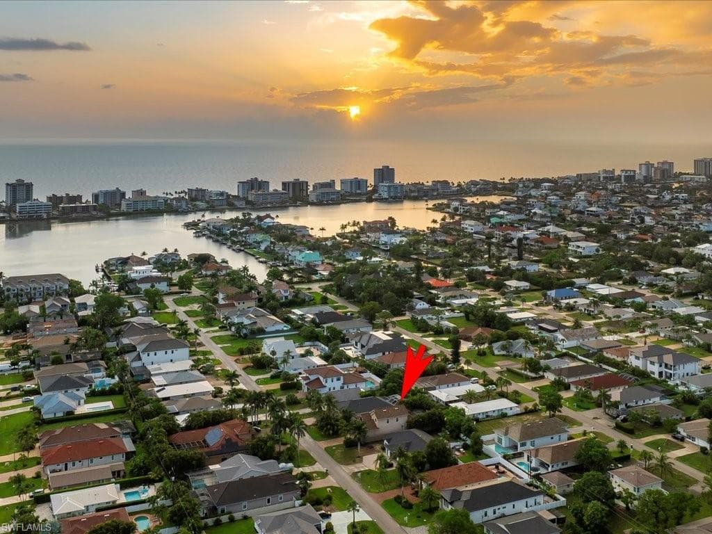 559 93rd Ave N, Naples, FL 34108-32