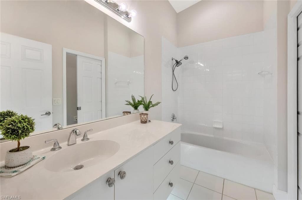 6720 Beach Resort Dr 10, Naples, FL 34114-21