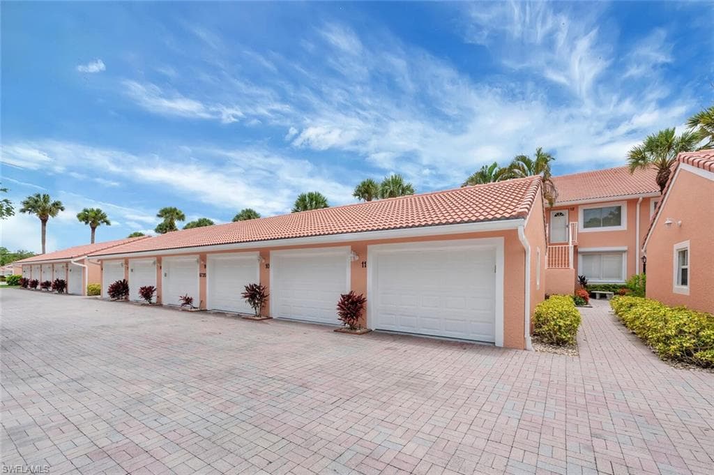 6720 Beach Resort Dr 10, Naples, FL 34114-27