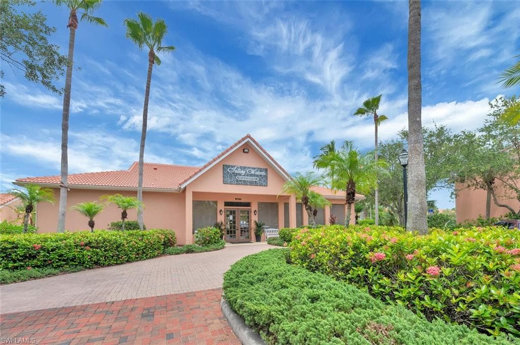 6720 Beach Resort Dr 10, Naples, FL 34114-36