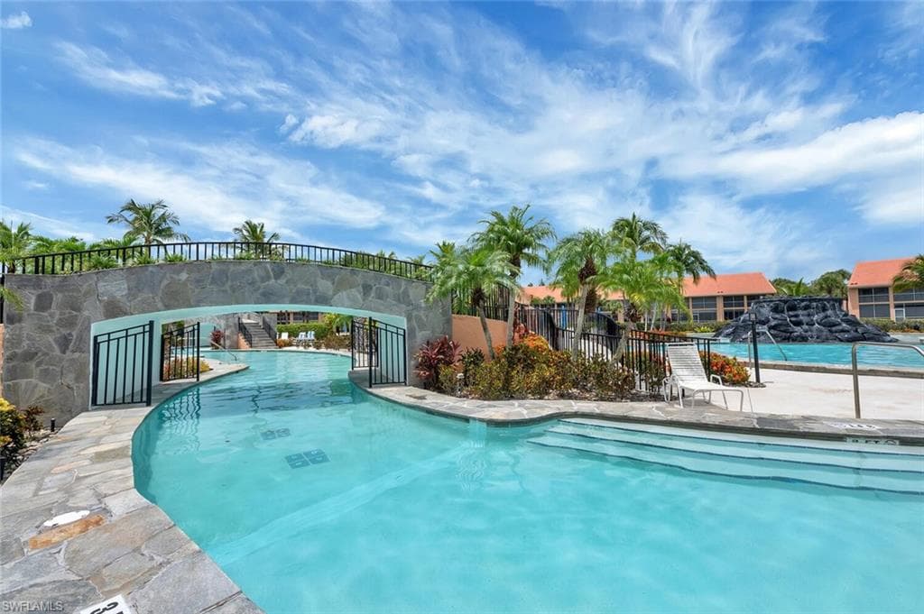 6720 Beach Resort Dr 10, Naples, FL 34114-38