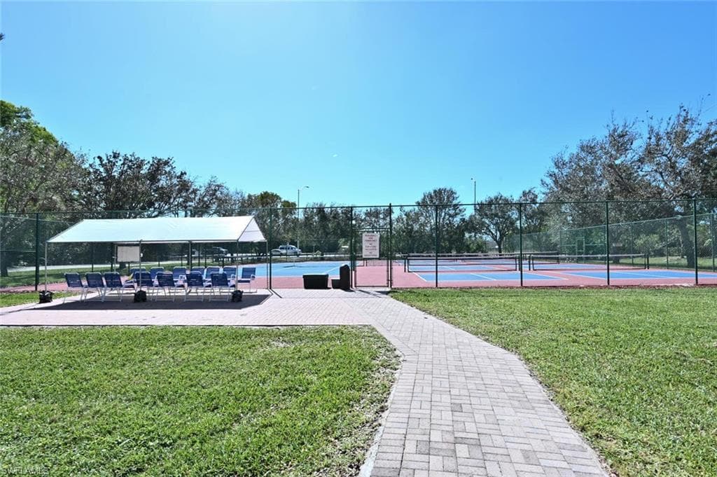 6720 Beach Resort Dr 10, Naples, FL 34114-40
