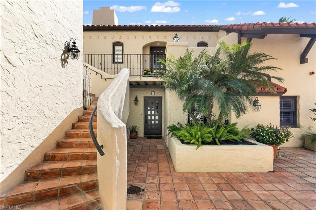 5850 Pelican Bay Blvd C, Naples, FL 34108-33