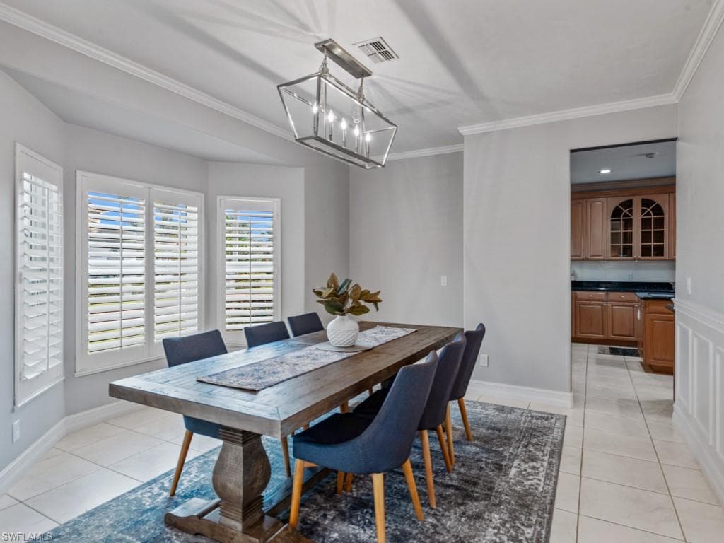 190 Geranium Ct, Marco Island, FL 34145-11
