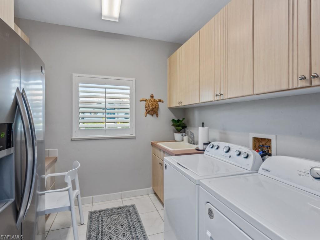 190 Geranium Ct, Marco Island, FL 34145-27