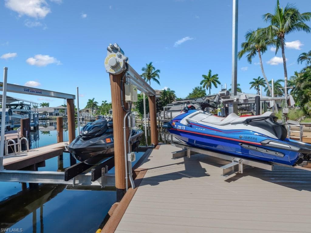 190 Geranium Ct, Marco Island, FL 34145-34