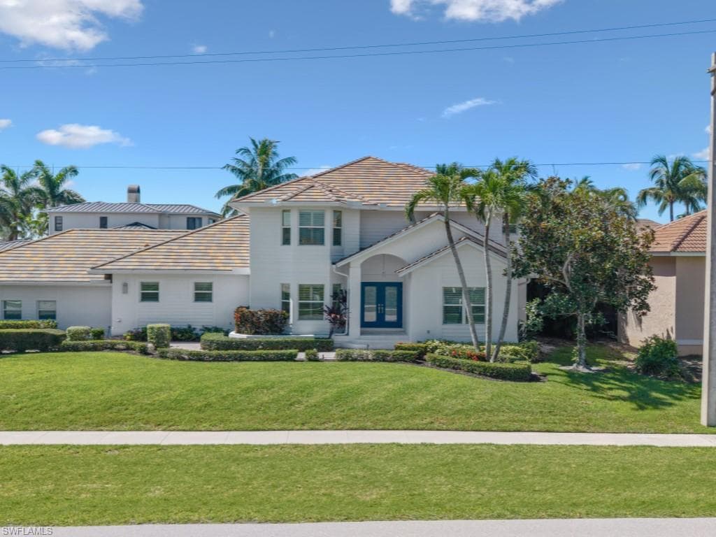 190 Geranium Ct, Marco Island, FL 34145-3