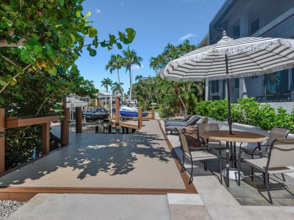 190 Geranium Ct, Marco Island, FL 34145-39