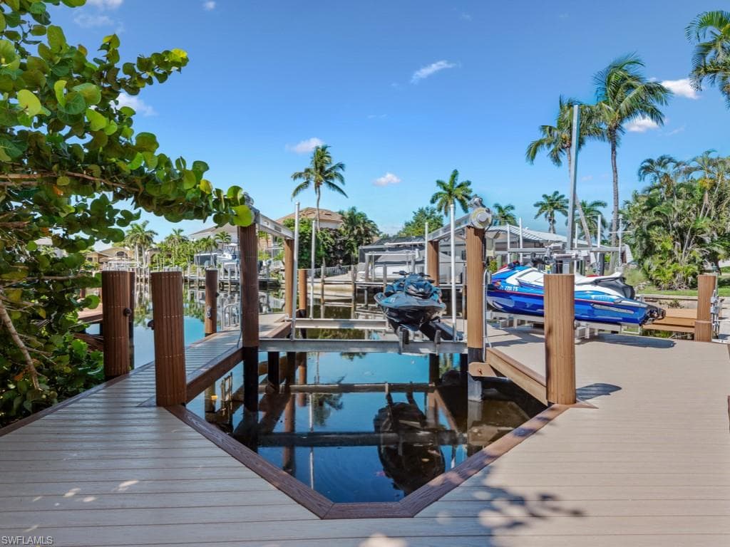 190 Geranium Ct, Marco Island, FL 34145-40