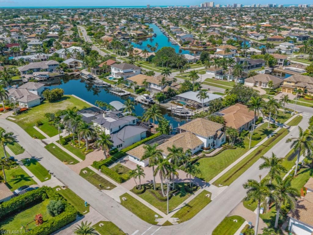 190 Geranium Ct, Marco Island, FL 34145-43