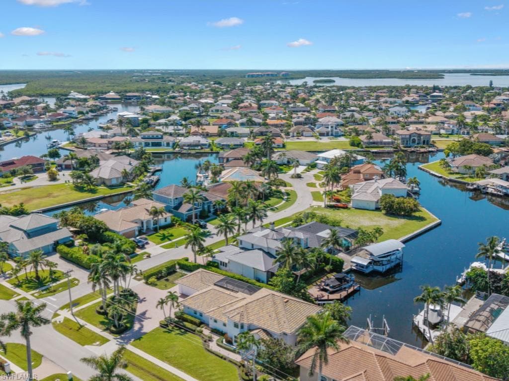 190 Geranium Ct, Marco Island, FL 34145-45