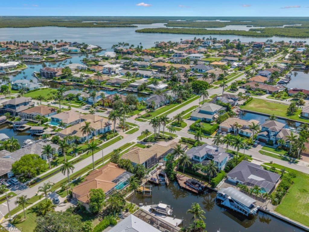 190 Geranium Ct, Marco Island, FL 34145-47