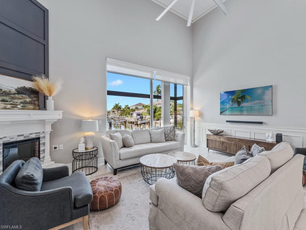 190 Geranium Ct, Marco Island, FL 34145-5