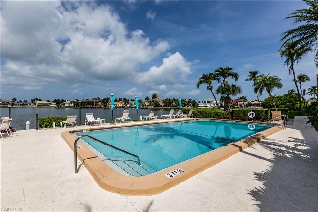 838 Elkcam Cir 307, Marco Island, FL 34145-21