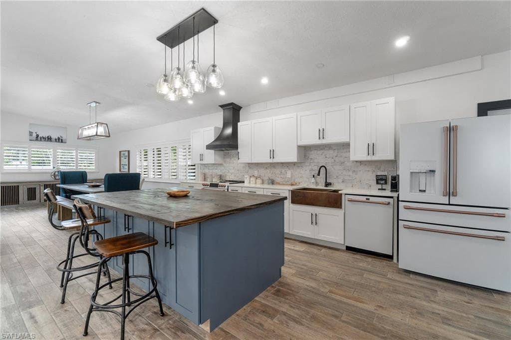 544 Bayside Dr, Fort Myers, FL 33919-16