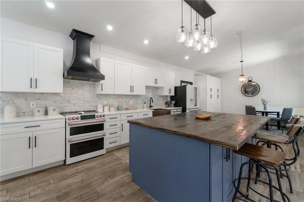 544 Bayside Dr, Fort Myers, FL 33919-19