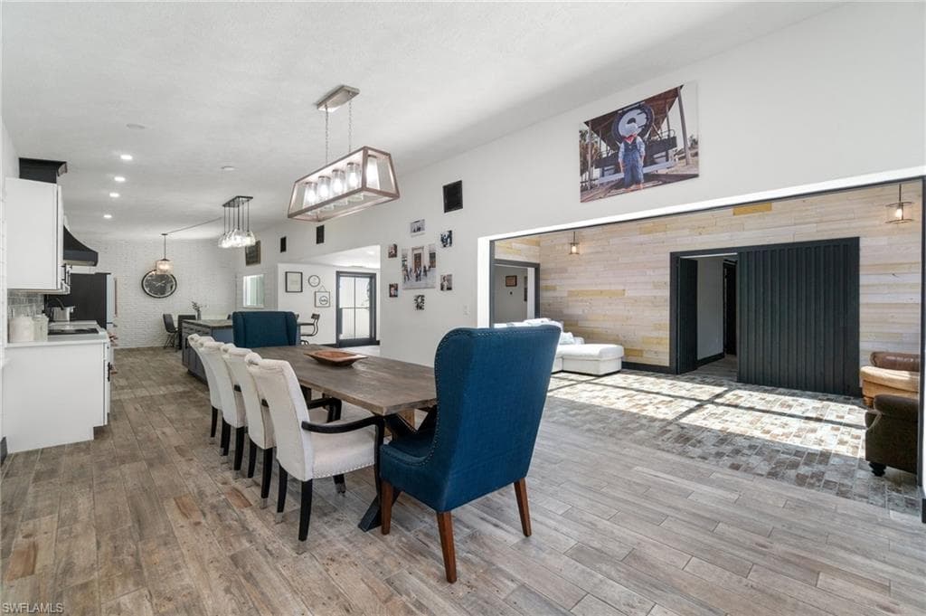 544 Bayside Dr, Fort Myers, FL 33919-23