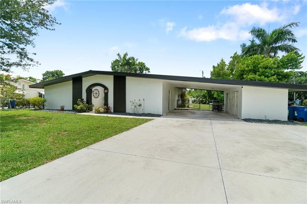 544 Bayside Dr, Fort Myers, FL 33919-3